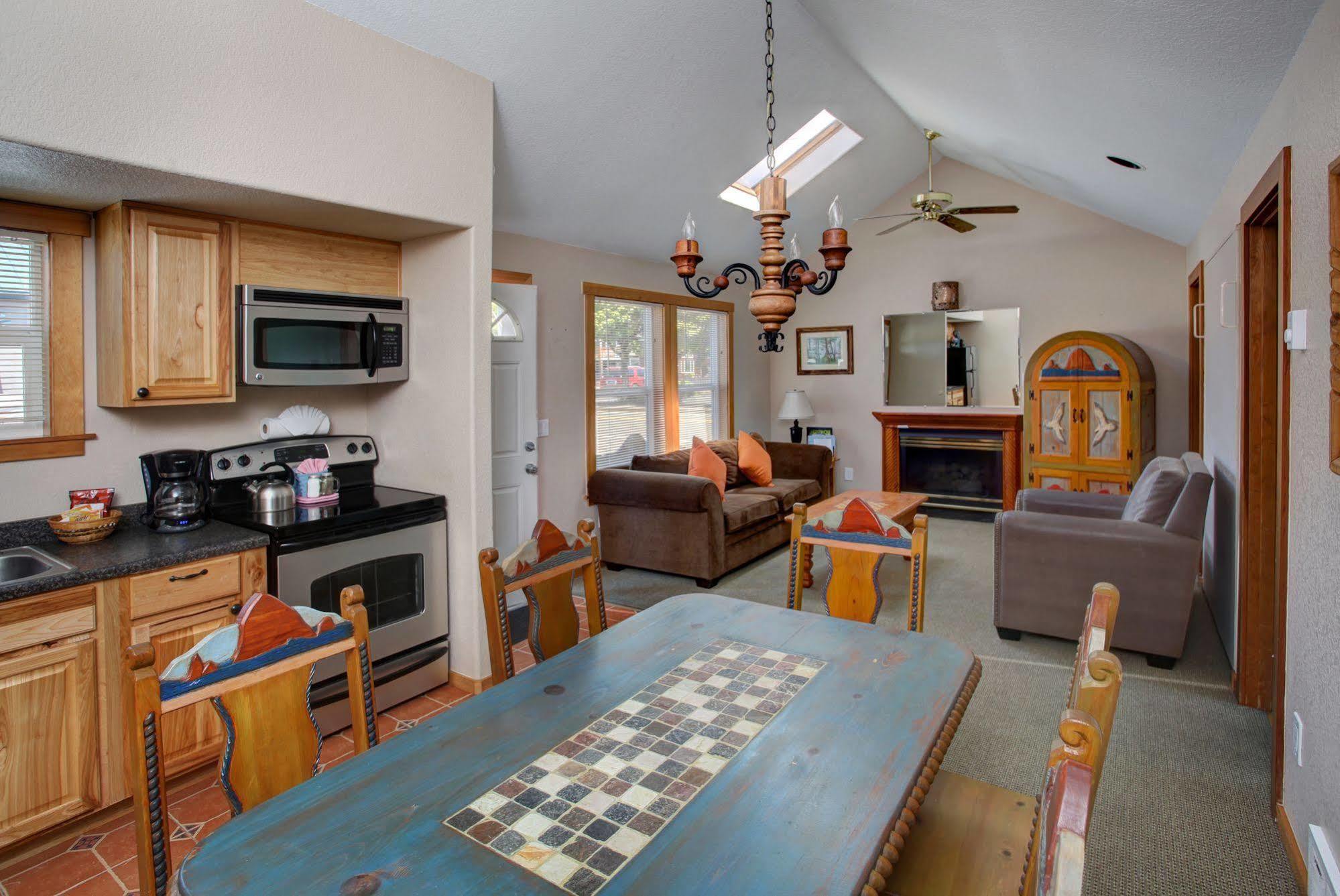 Blue Gull Inn Cannon Beach Bagian luar foto
